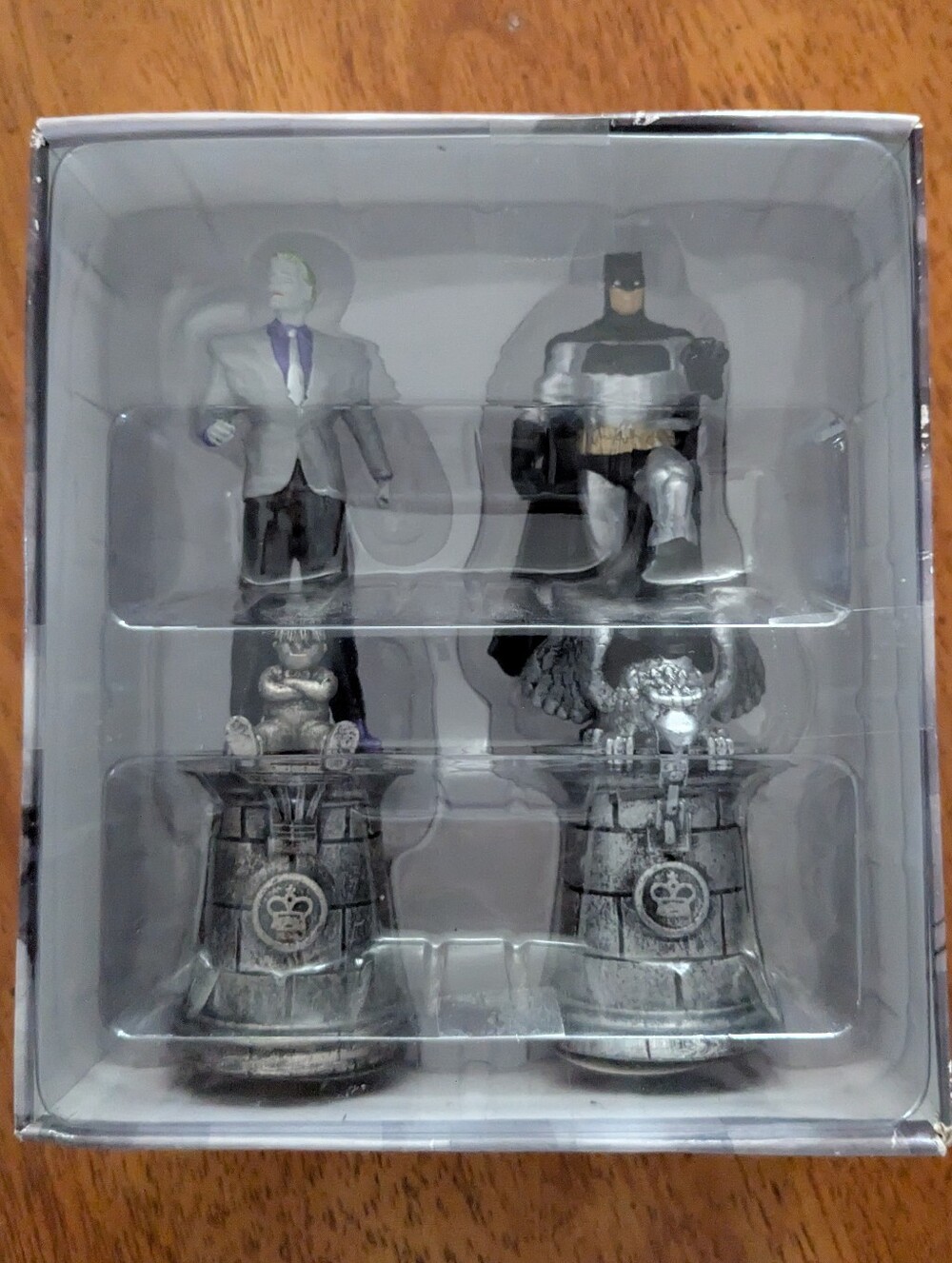 NEW Batman & Joker Chess Piece Set